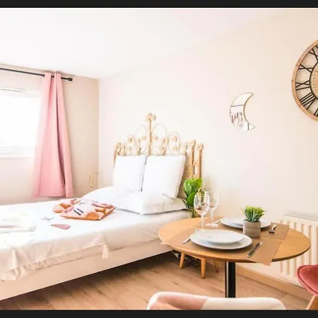 Le Lotus - Tram Apartment